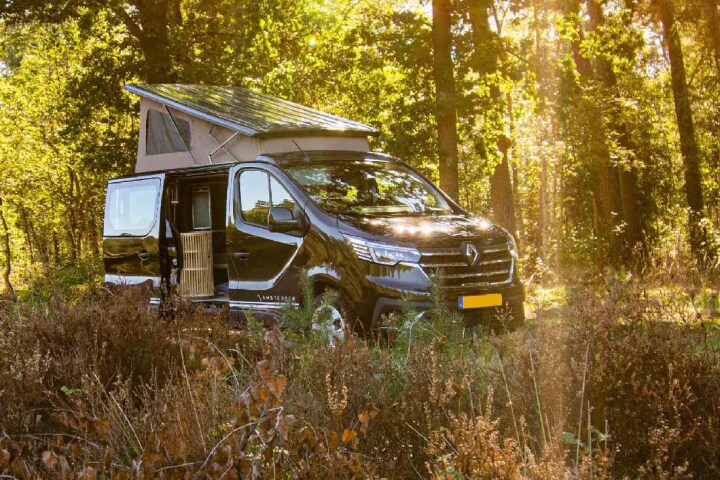 Amstervan reimagines a new mini-camper layout inside a Renault Trafic