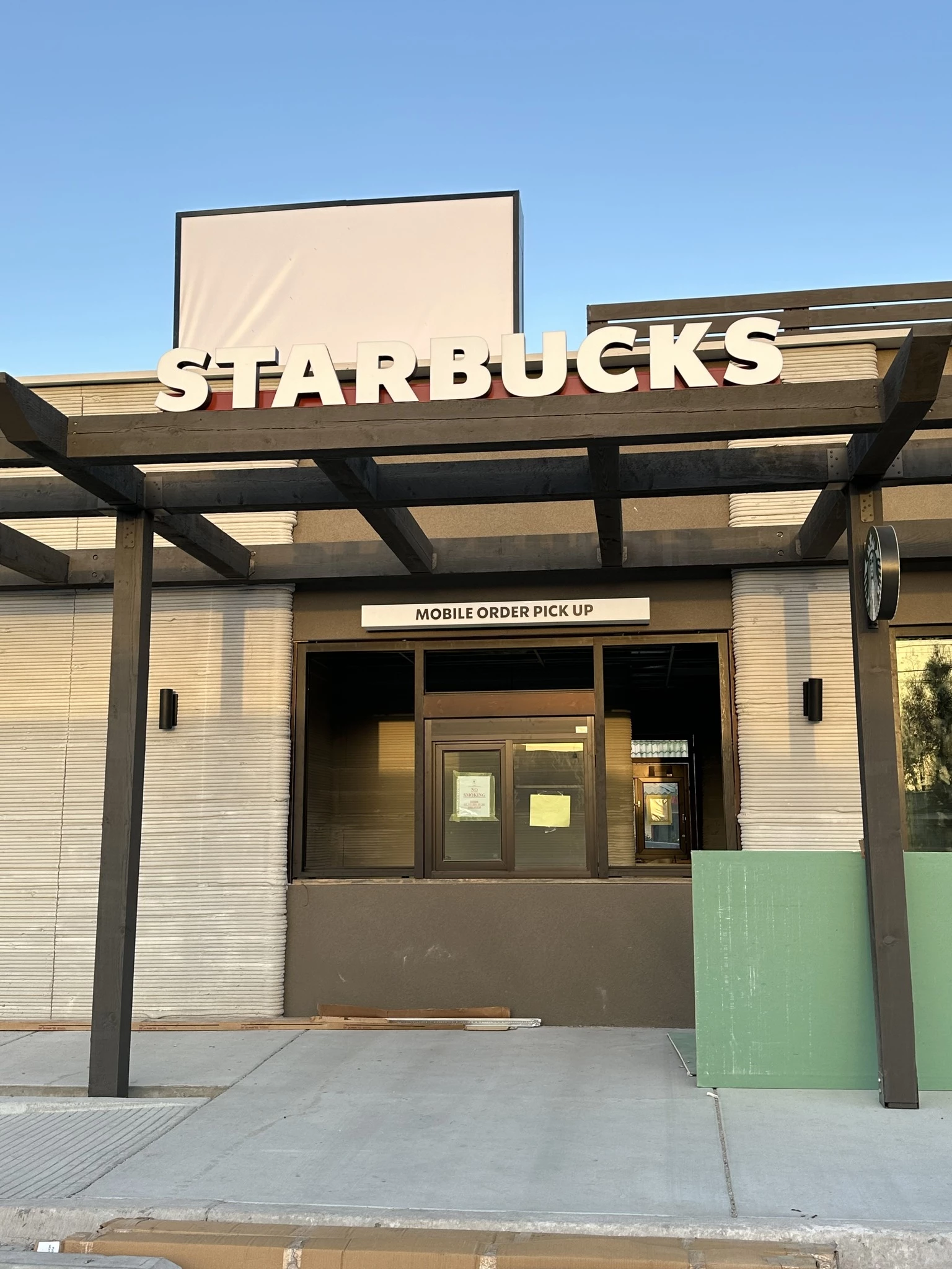 The 3D-printed Starbucks is going to be used for drive-thru orders and pickups only