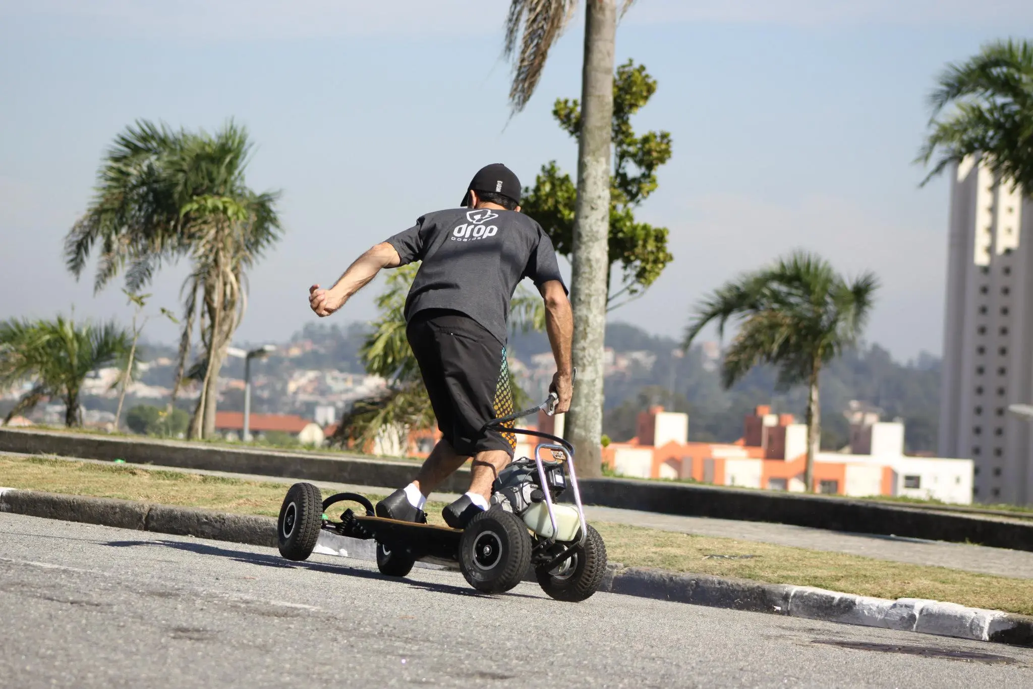 The shock absorbed axles give the board plenty of carving ability