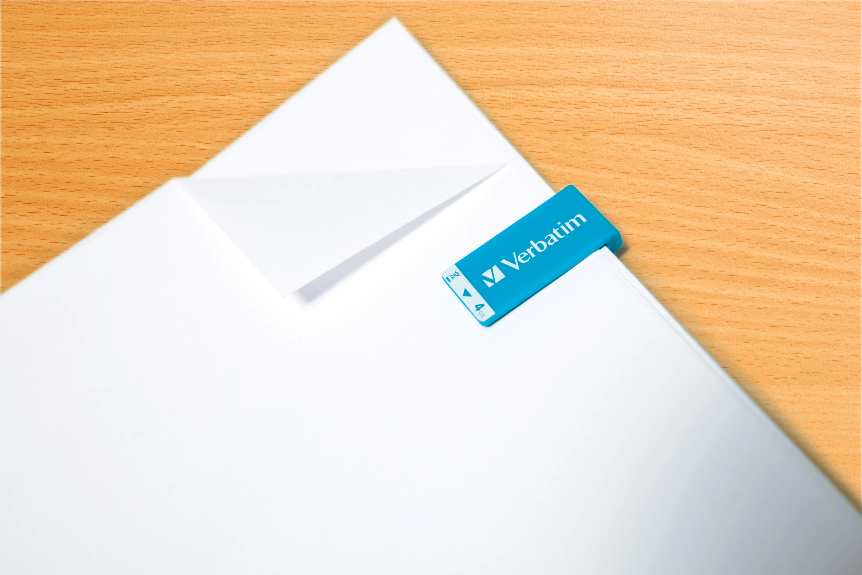 A handy way to tidy up paper documents and send digital files too
