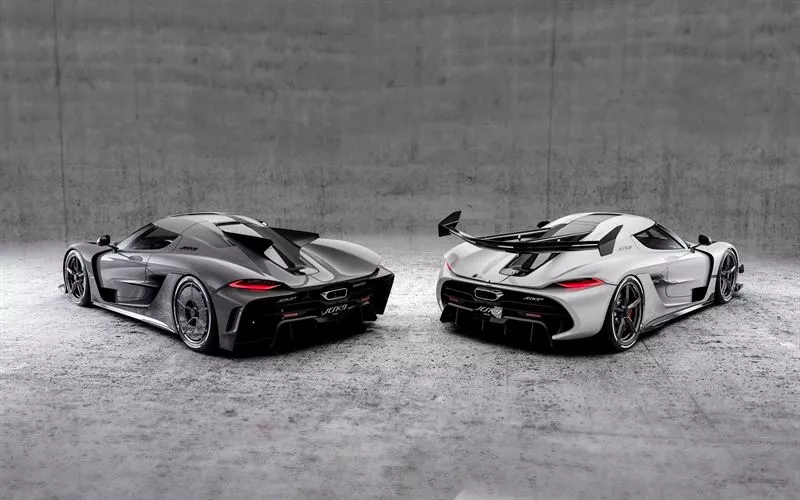 The big visual distinction comes at the rear, fins versus large wing