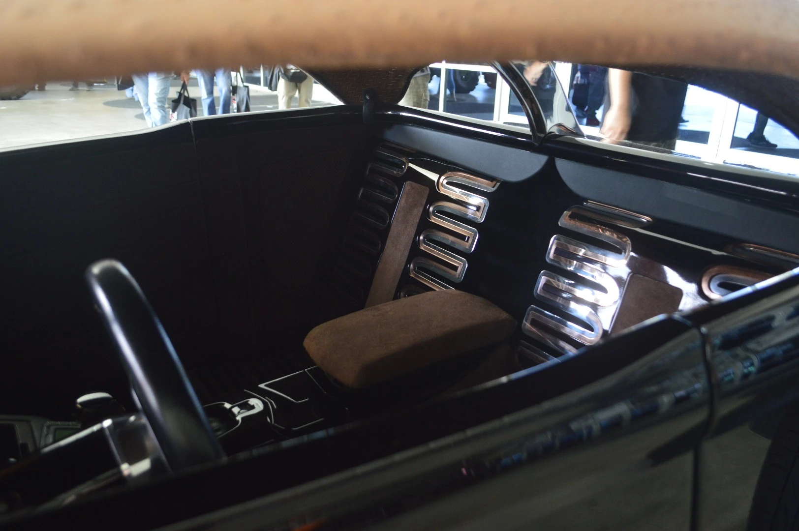 The interior of this roadster matches the exterior