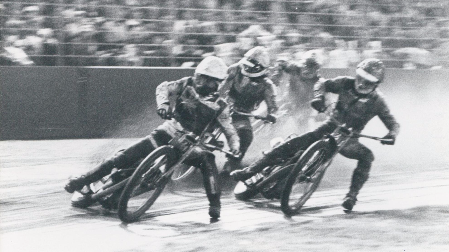 1977 Speedway World Championship Final-winning Jawa DOHC Four-valve Speedway Racing Motorcycle Price: £17,250 ($22,918) Auction Description