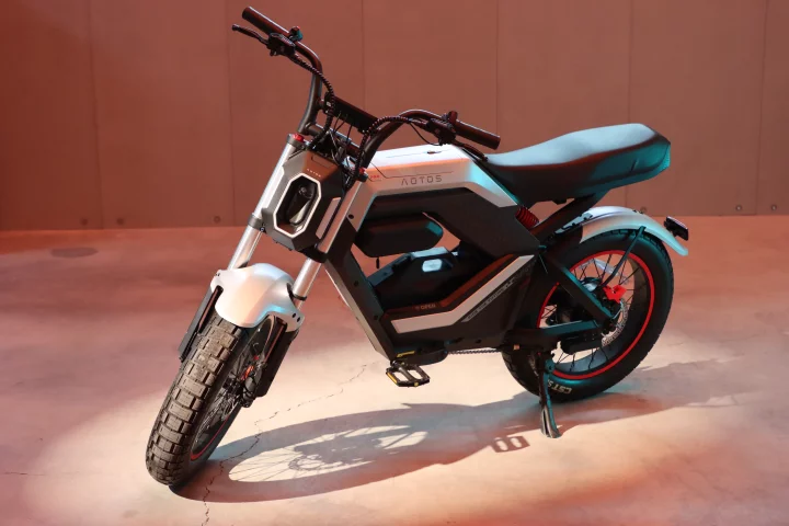 The AOTOS Flux X26 blurs the line between ebike and electric motorcycle