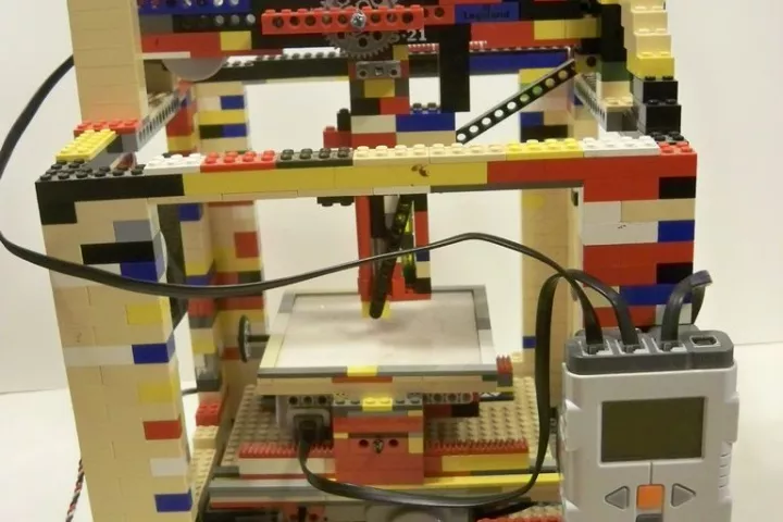 The LEGObot still has some wobble, but Krueger is hoping tighten the X and Y axes soon, making prints more precise