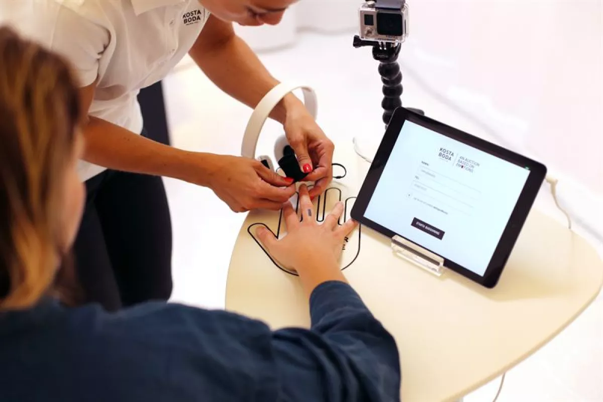 A participant is wired up prior to bidding