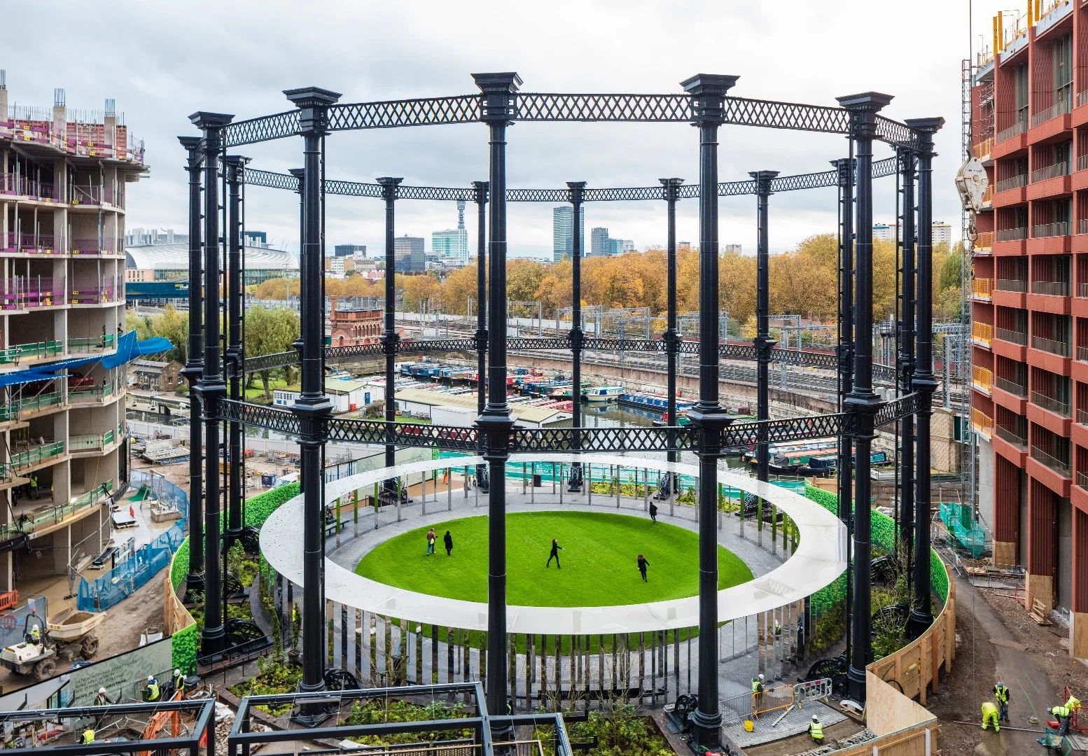 The circular guide frame of Gasholder No. 8 is 25 m (82 ft) high
