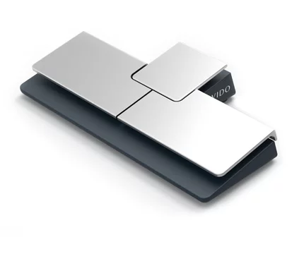 Gvido Tokyo: foot pedal can be used to turn pages, or access the set list