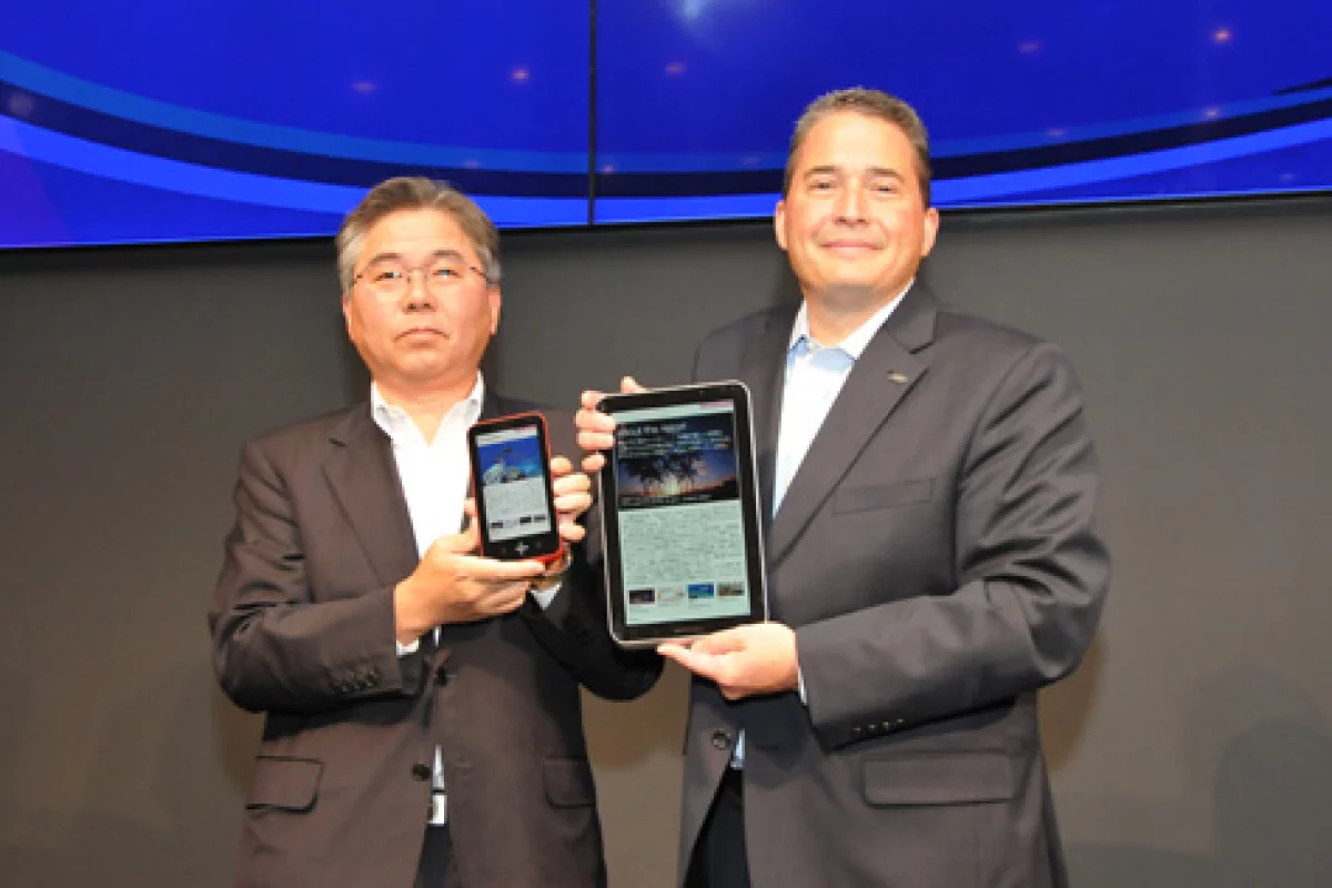 Sharp's e-reader prototypes sport 5.5-inch and 10.8-inch color LCD touchscreens