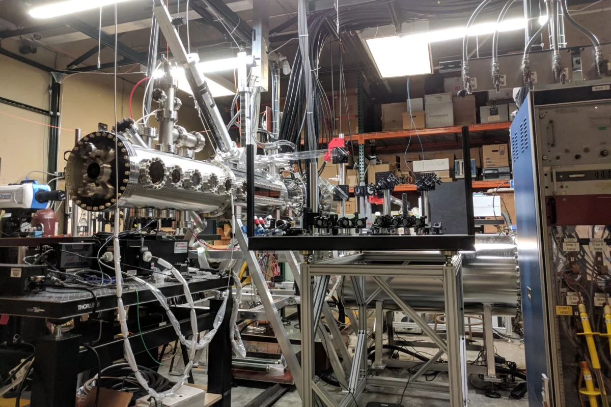 The Z-pinch confinement system at the University of Washington