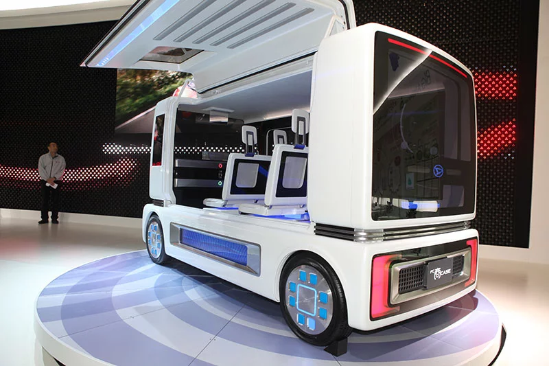 Daihatsu "shoCase" hybrid concept vehicle