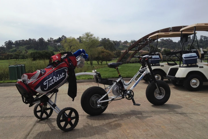 The new golf-centric Hanebrink pedelec bike was developed as a faster charging and cleaner alternative to existing four-wheeled golf carts that would have less impact on the turf