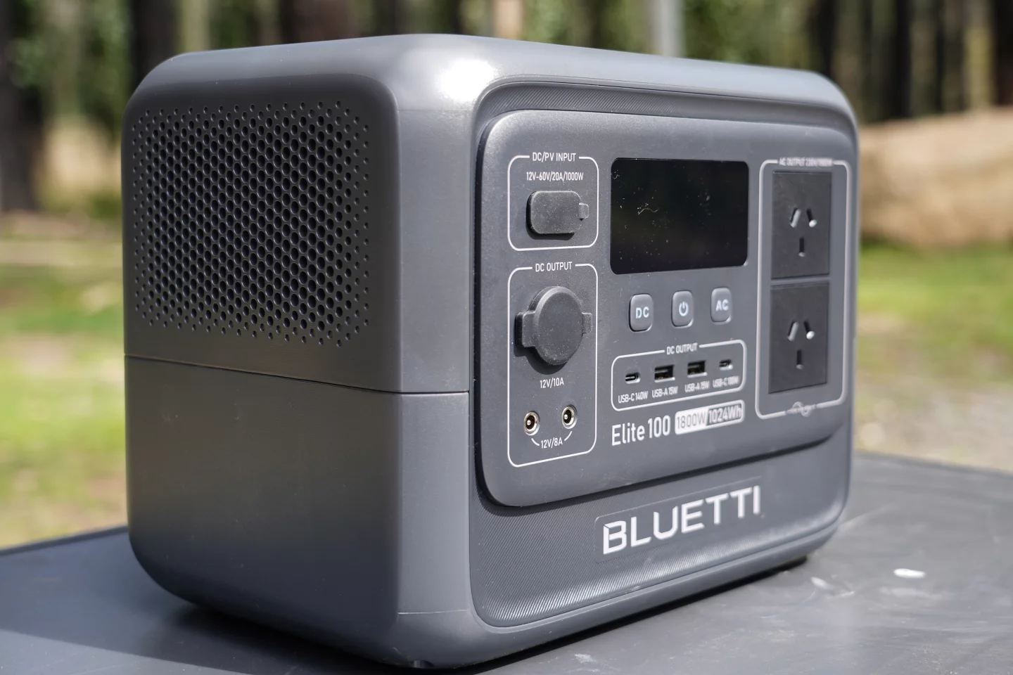 The Elite 100 V2 measures 320 x 215 x 250 mm