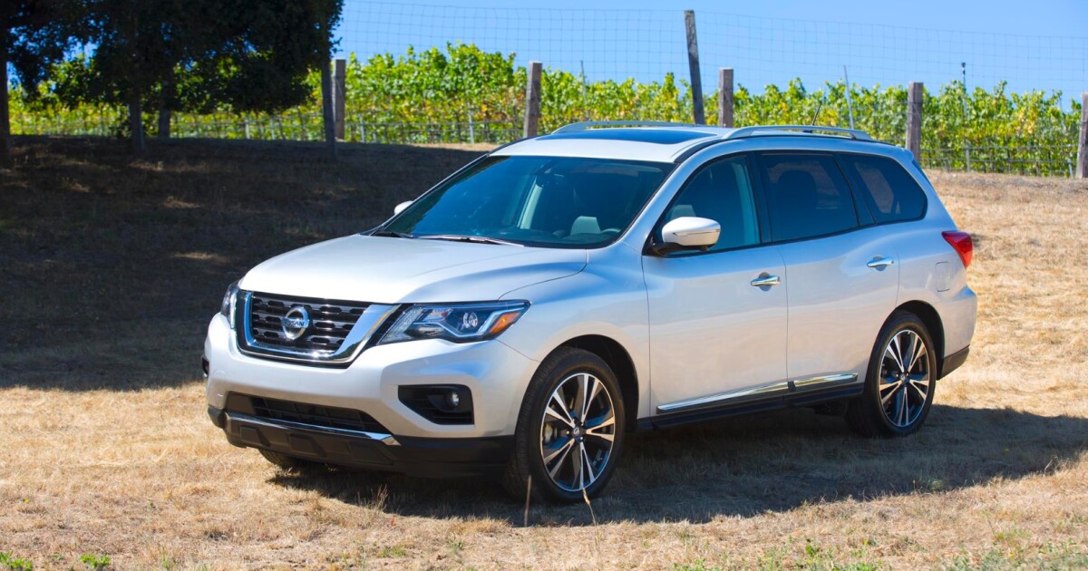Review 2017 Nissan Pathfinder Returns To Its 90 S Roots