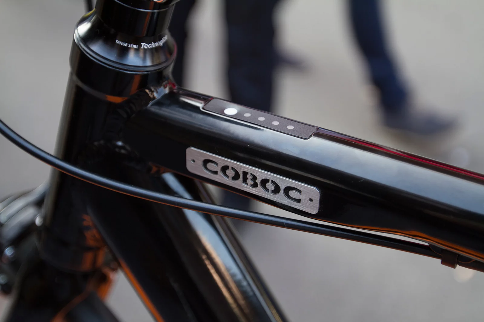 The Coboc eCycl's battery level indicator and on/off switch