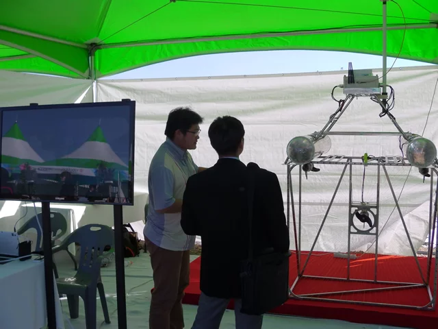 Myung and his team have been working on a robotic method for dealing with the problem since 2009 and completed their first successful field test last year