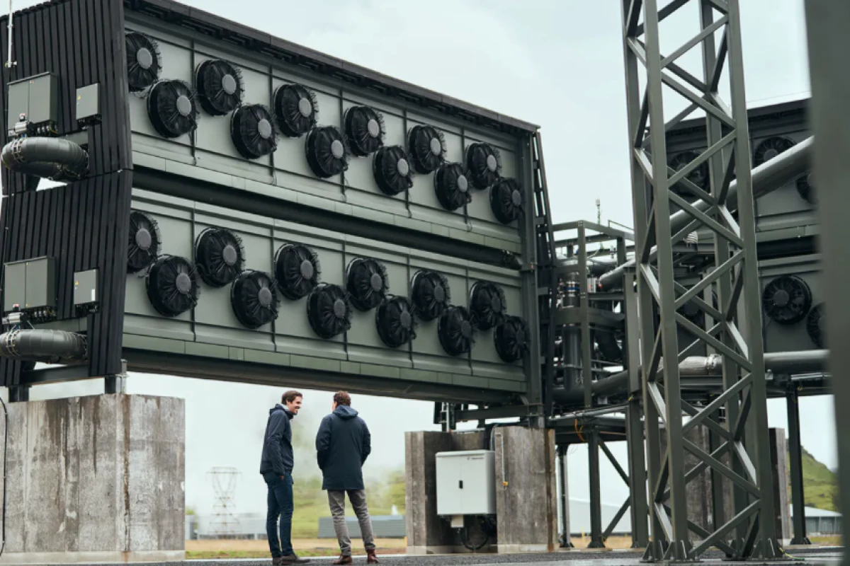The new Orca direct air capture plant for CO2 storage relies on a modular construction method, where the technology is packed inside stackable units