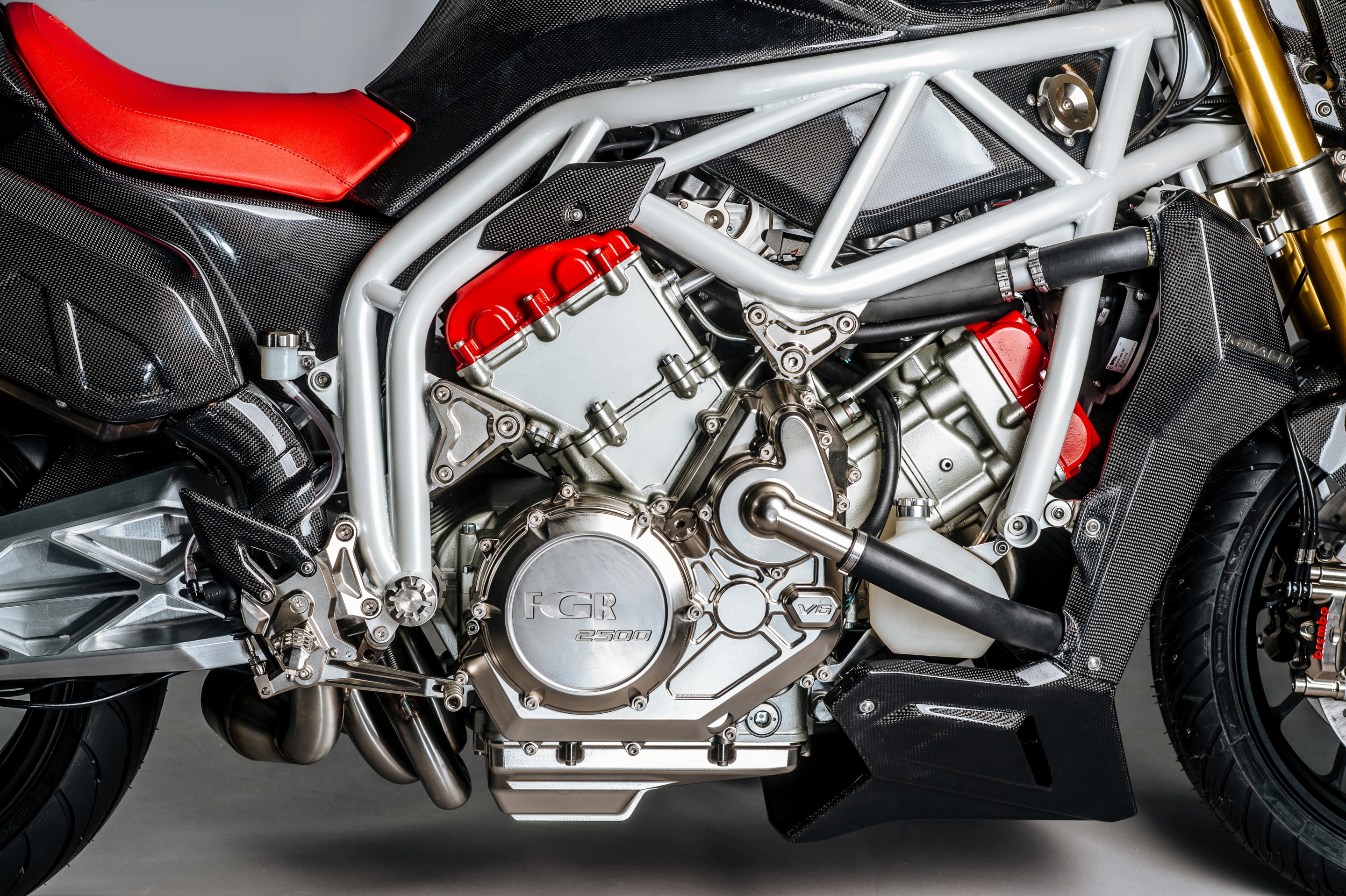 FGR Midalu: 2,442cc, 90-degree V6 engine puts out ~240 horses and ~160 Nm of torque