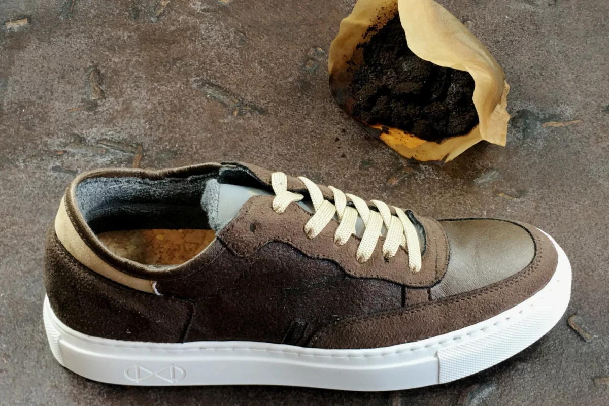 Around 50 percent of the material used in the upper comes from recycled coffee grinds, coffee beans and coffee plants