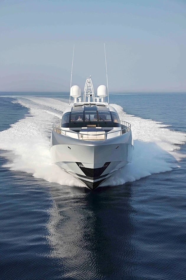 TWO DECK & OPEN SEMI-DISPLACEMENT OR PLANING MOTOR YACHTS winner Shooting Star