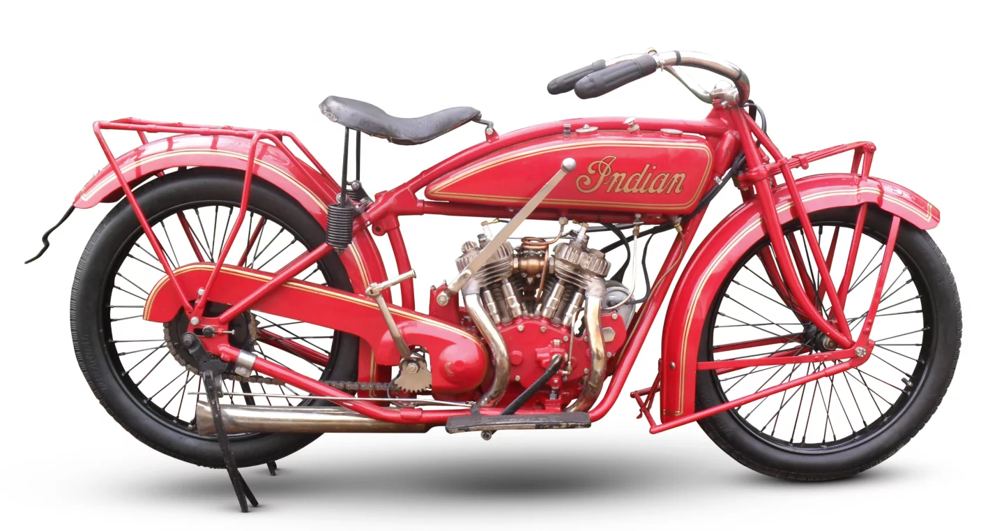 This beautifully-restored 1928 Indian Scout sold for EUR€19,550 (US$ 22,378).