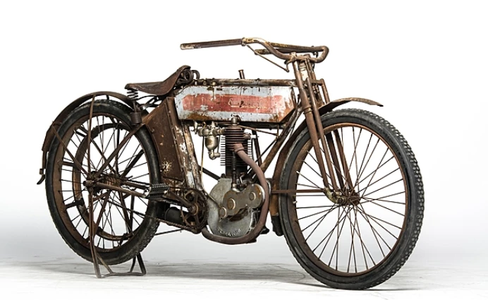 This 1911 Excelsior Auto-Cycle 500cc single is in excellent original condition, equipped with a belt drive and tensioner, and Excelsior’s own version of the FN/Sager leading-link fork. The bike is a pre-Schwinn machine with the original-style tank transfer, atmospheric intake valve, force-fed lubrication.