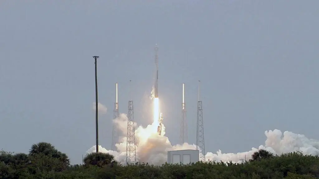 Launch of the CRS-3 mission