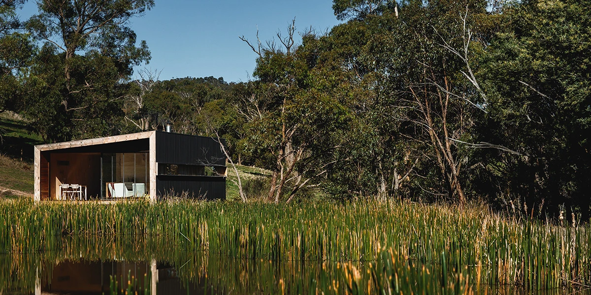 The house is situated on an appealing plot (Photo: Branch Studio Architects)