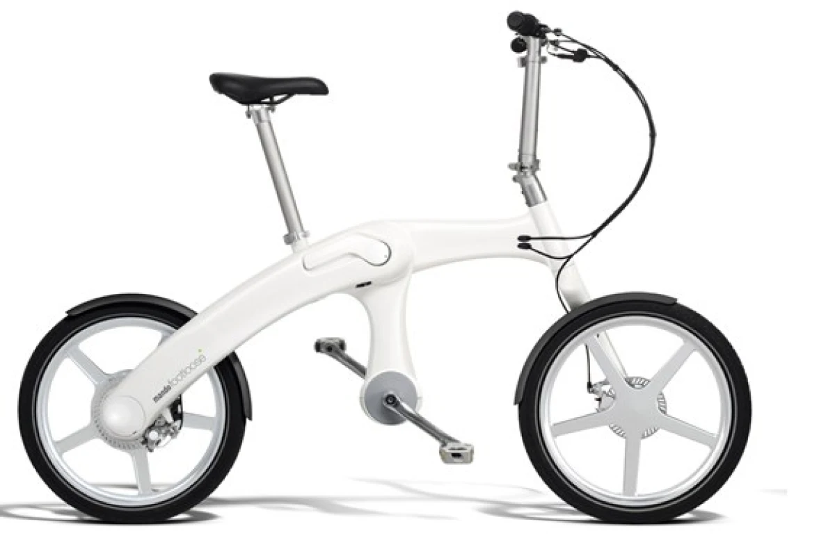 The Mando Footloose is a folding e-bike with a chainless drivetrain