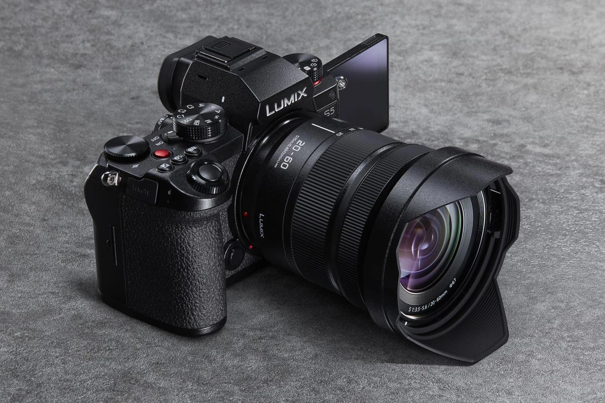 Panasonic has performed an incredible feat of miniaturization by stuffing a full-frame S-series camera into a body slightly smaller than its GH5 micro four thirds camera