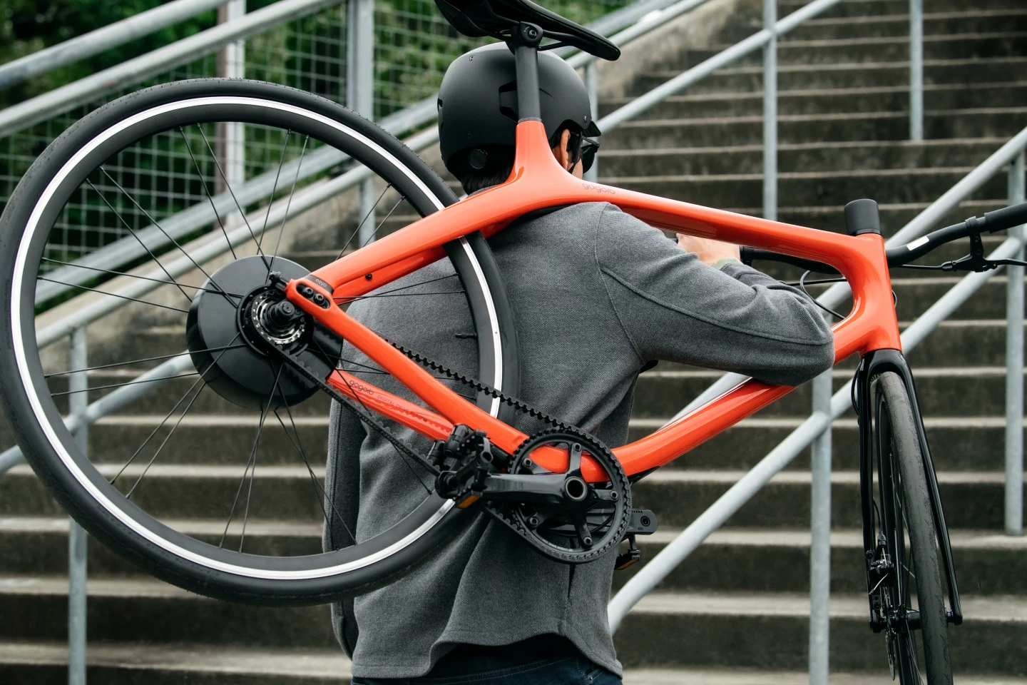 The open Kevlar-reinforced carbon fiber frame should make for a fairly light haul up the steps to the office