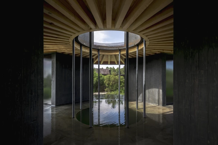 Casa de Baño was designed by Robert Hutchison Architecture & JSa Arquitectura and is a winner in Category One, which recognizes projects that cost up to US$150,000 to build. The bathhouse is one of 11 projects that make up the 2021 AIA Small Project Awards