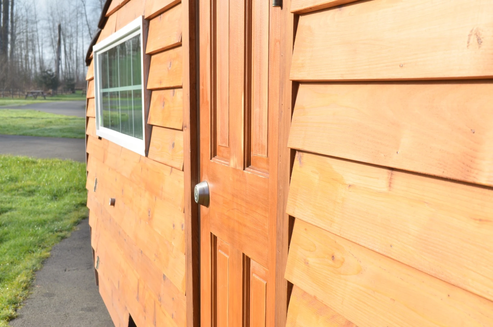 The trailer sports handsome wood siding and is built using renewable materials, including FSC-certified wood, cork, and bamboo