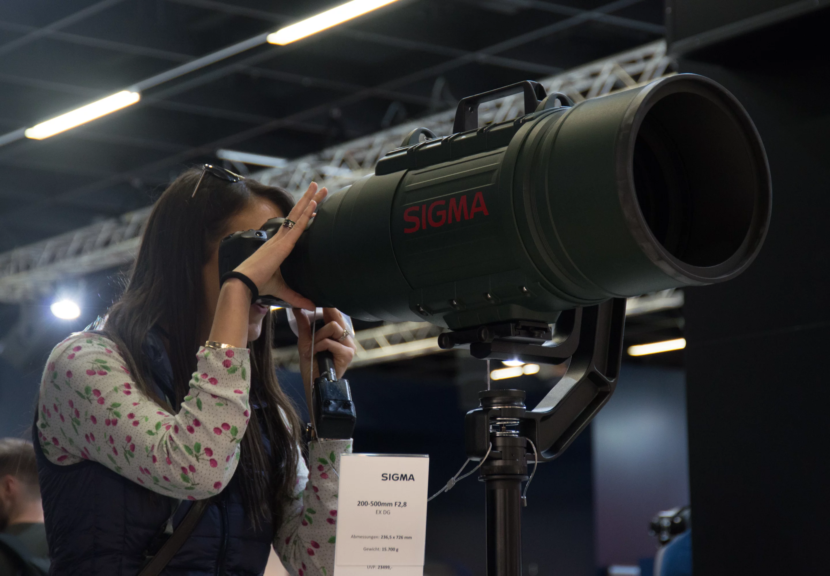 Sigma brought the big guns to Photokina in the form of this monster 200-500-mm lens