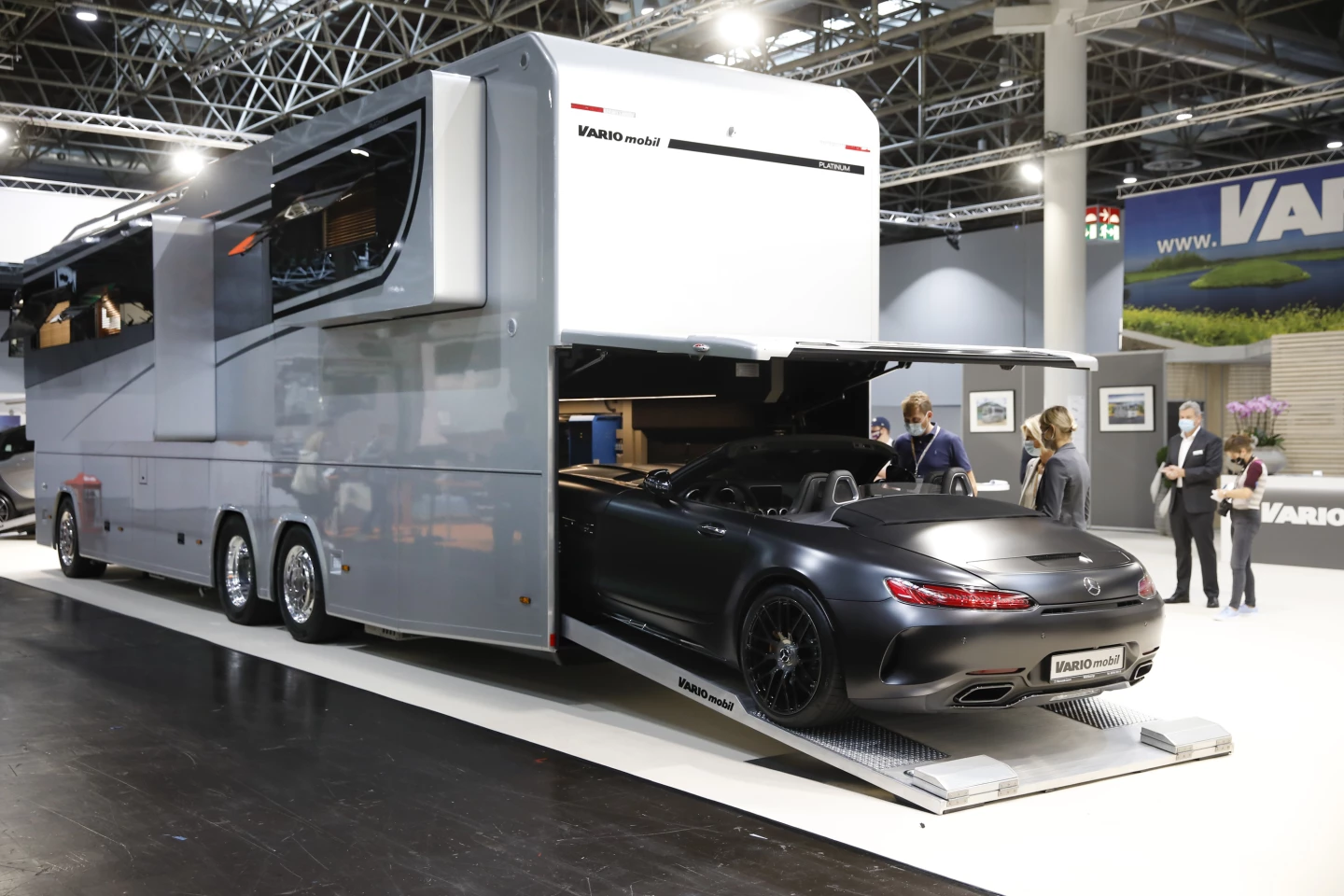 The Vario Perfect 1200 Platinum on show at the 2020 Düsseldorf Caravan Salon
