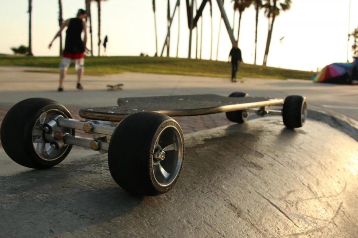 The Lean skateboard