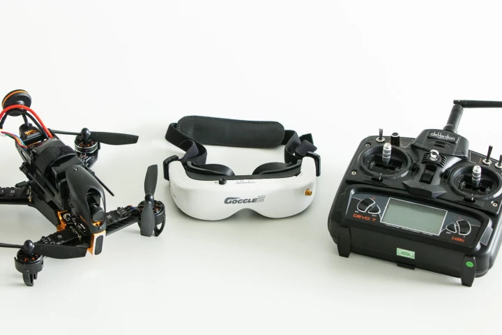 Walkera F210 3D, Goggle2 FPV goggles and a DEVO7 controller - everything you need to get up and running right out of the box