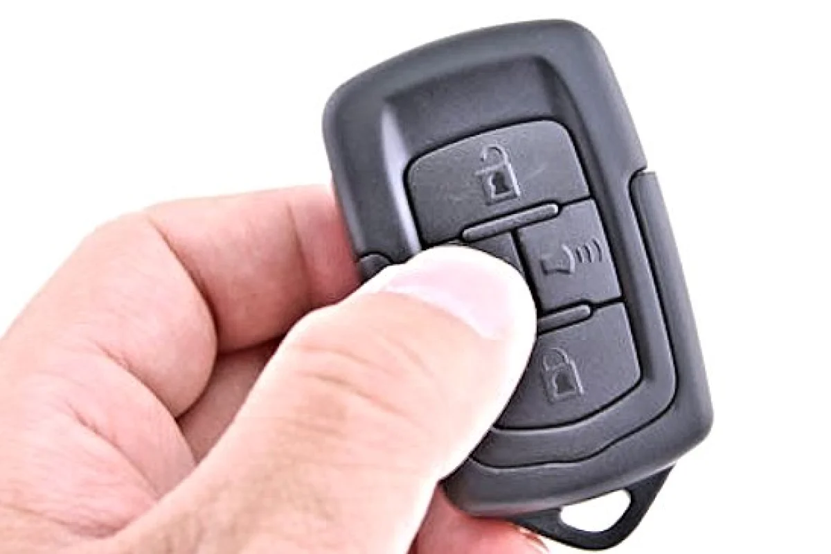 The Infrared Night Vision HD Spy Cam Car Key – in brightest day, in darkest night, nothing will escape its sight (Photo: USBGeek)
