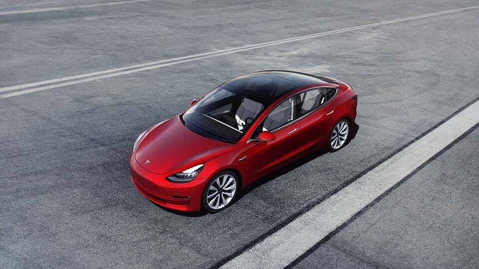 Tesla plans to produce the Model 3 at maximum rates throughout 2019
