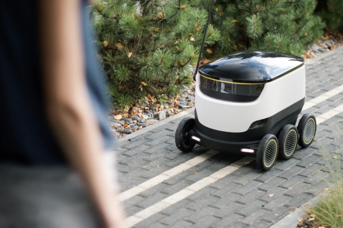 The robots are designed for delivering packages, groceries and food to consumers in a 2-3-mi (3-5-km) radius