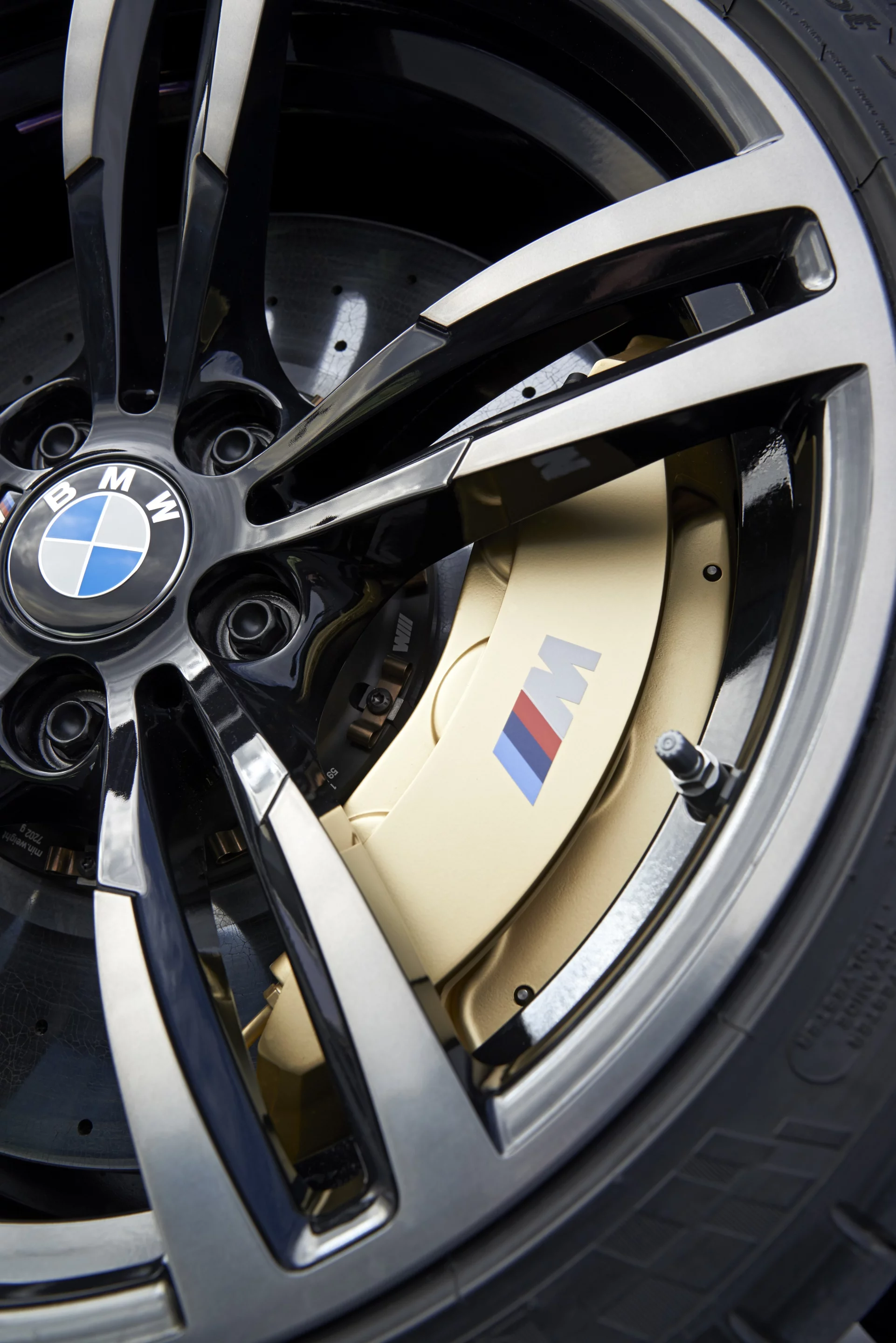 Buyers have a choice of 18 or 19 inch wheels for the open-aired M4