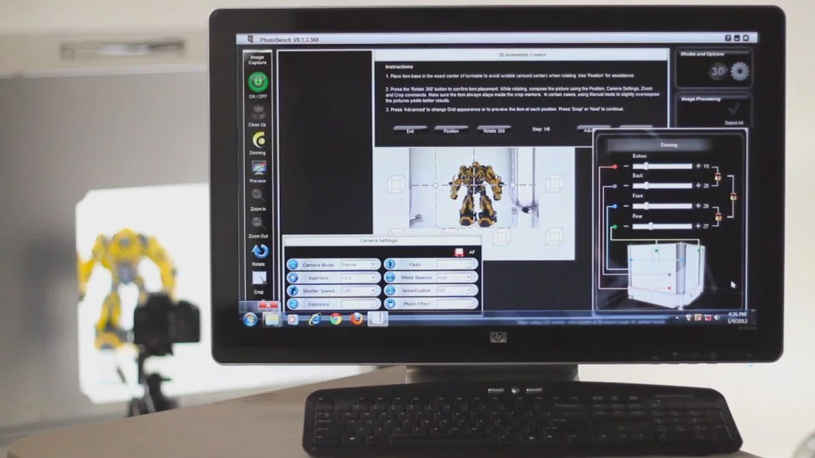 The intensity of the LED lamps can be set by the software, which previews the product on the computer screen - a click of the Snap button produces the product image with a pure white background