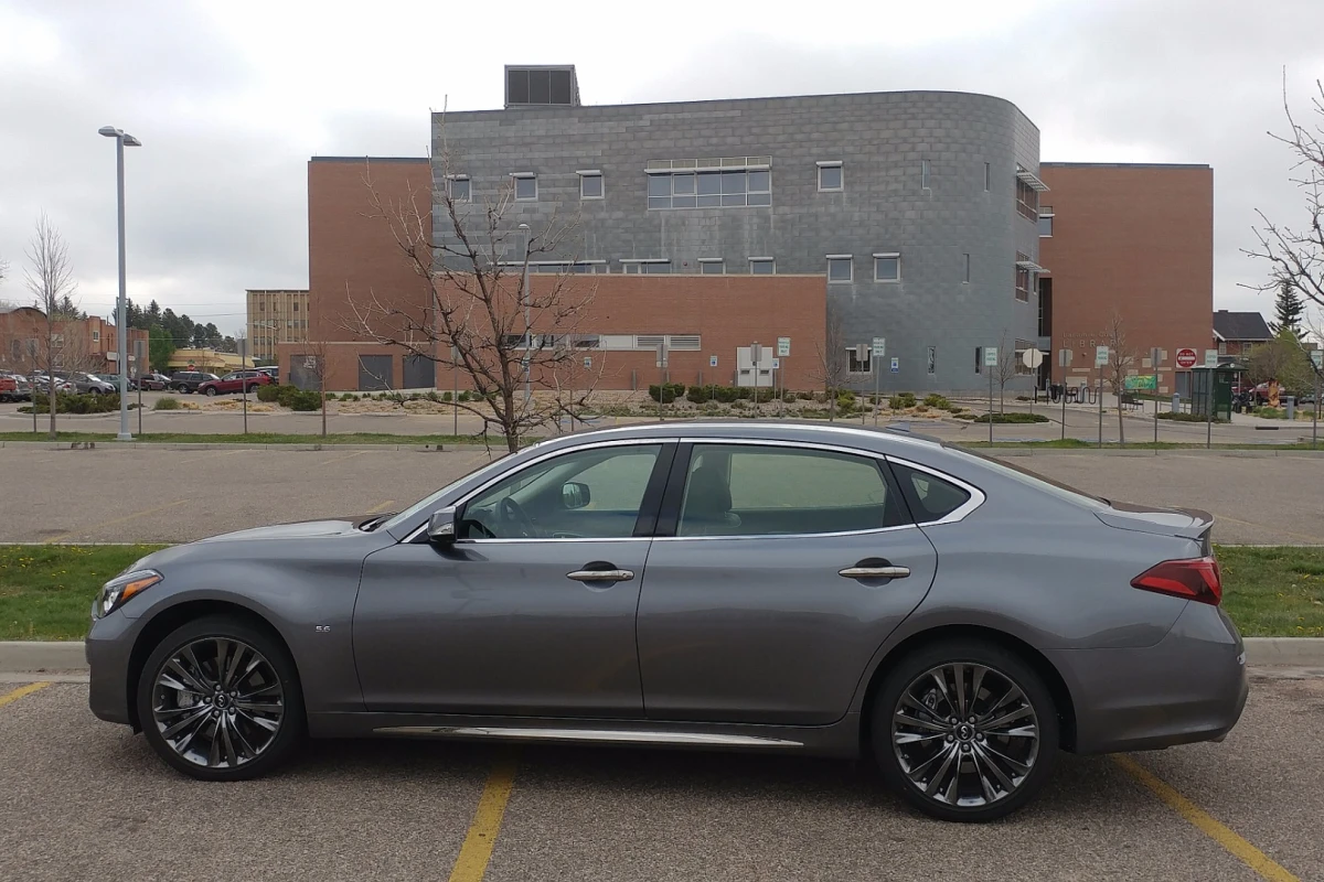 Rivals in the sedan market have seen updates that the Q70 has not, and that is beginning to haunt the Q70’s otherwise well-preserved appeal