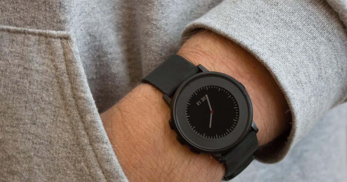 Pebble Time Round review: Incredibly thin watch, pretty thin value 