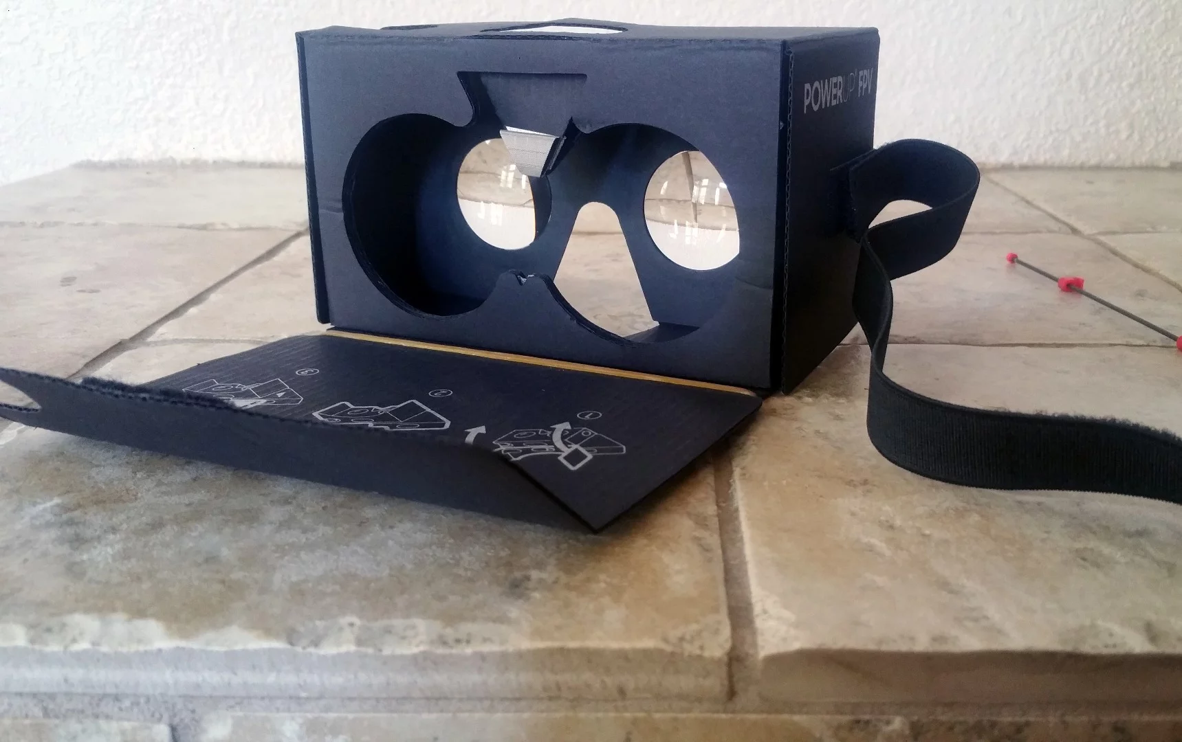 Those who become adept at flying the PowerUp FPV can choose to opt for the hands-free experience through the included Google Cardboard viewer