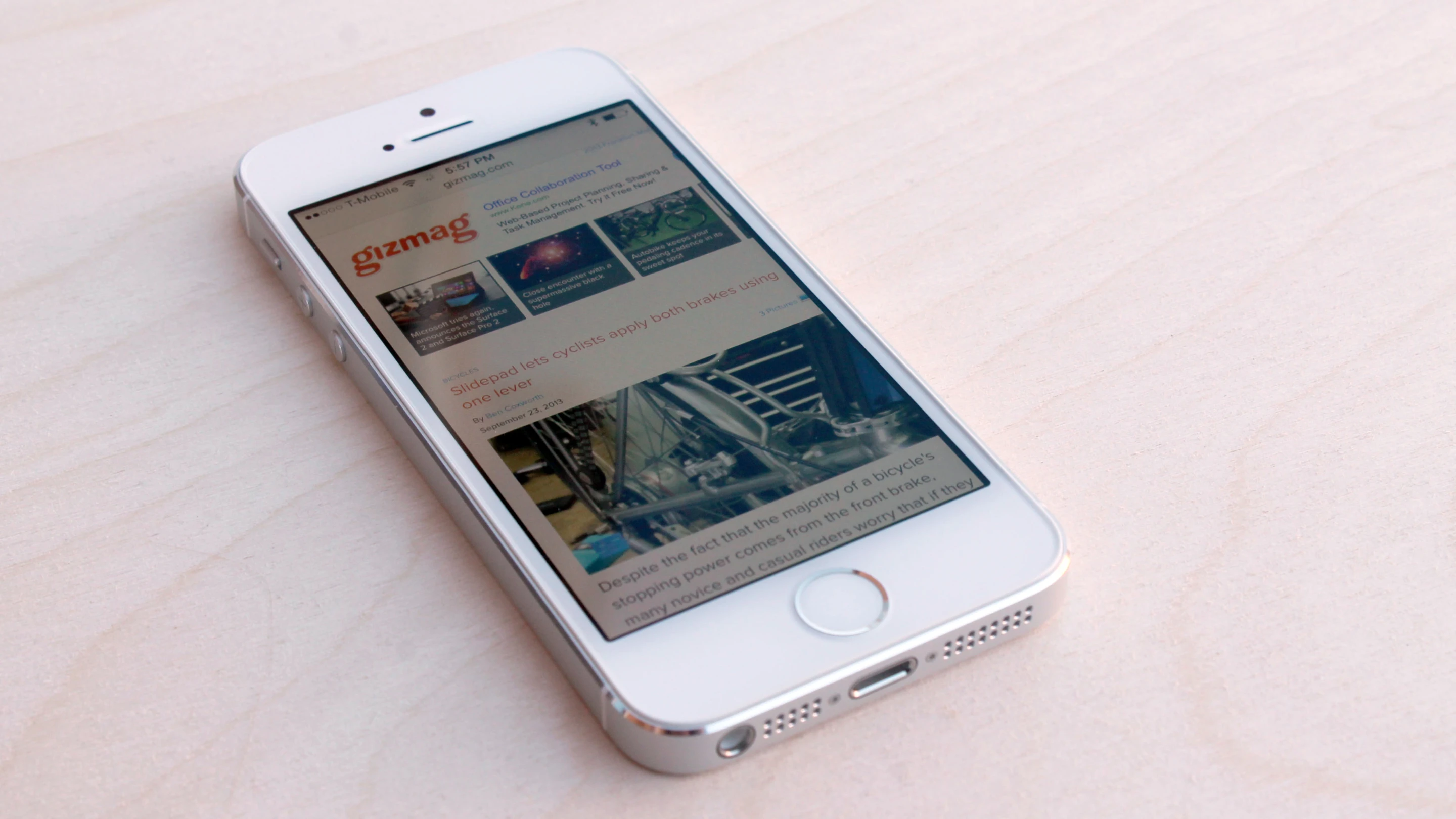 Gizmag reviews Apple's iPhone 5s, the latest iterative "S-series" update out of Cupertino