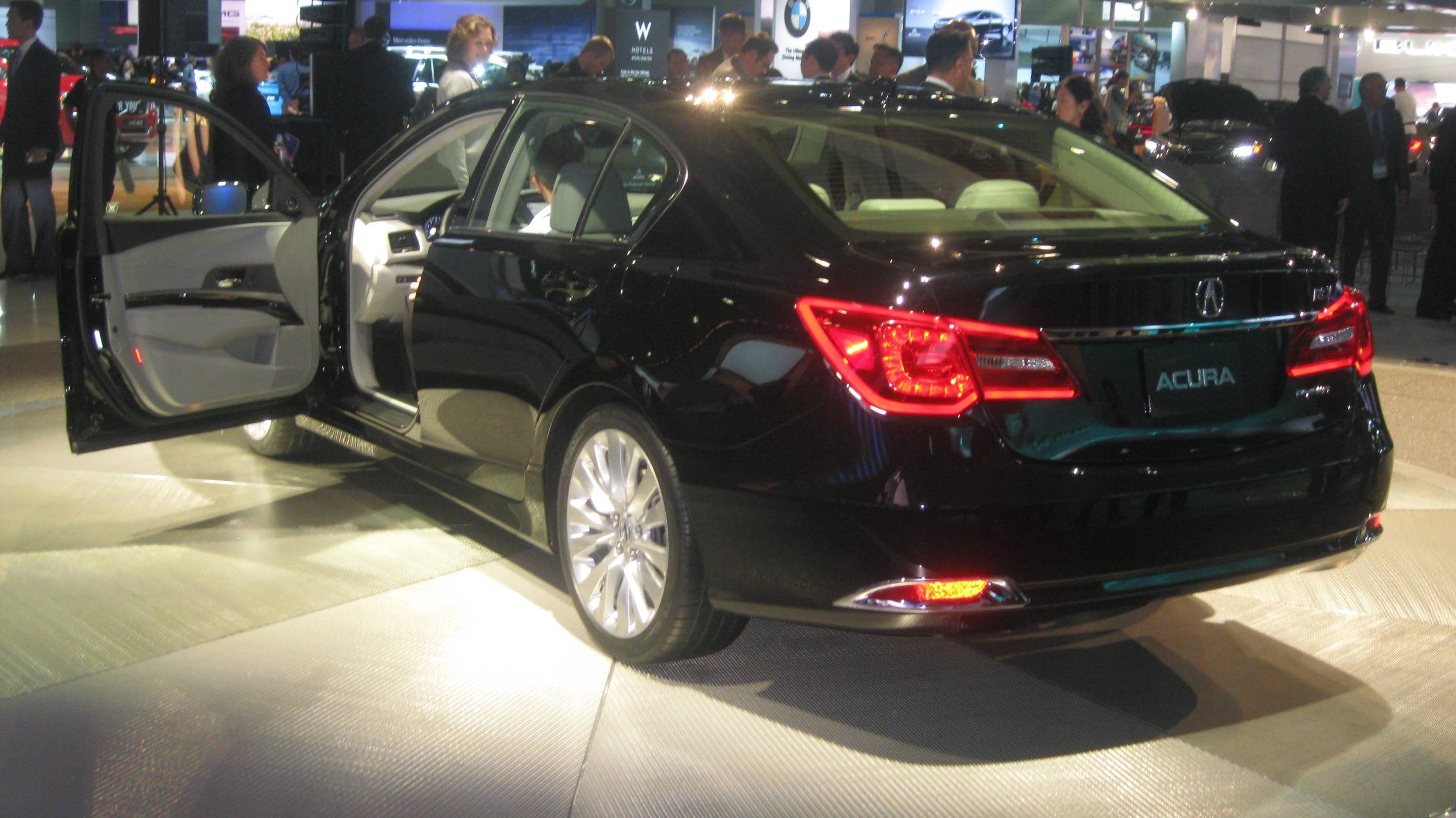 The rear quarter of the 2014 Acura RLX