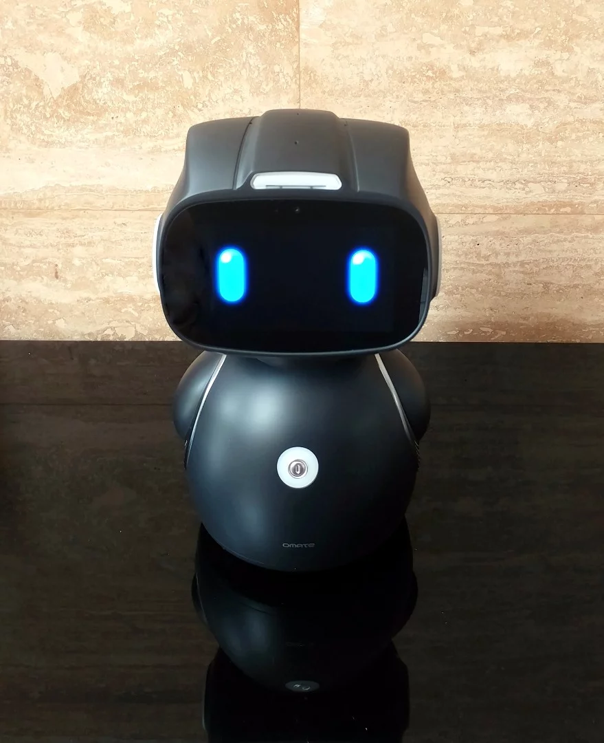 The Yumi has a front-mounted camera for making video calls, dual stereo speakers and five embedded microphones