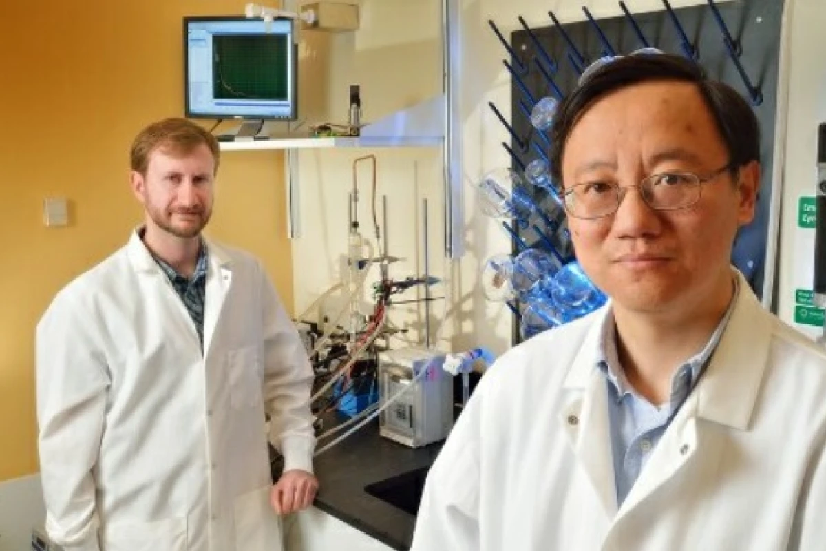 Virginia Tech's Prof. Percival Zhang (right) and doctoral grad Joe Rollin are part of the team that's claimed to have created a biological technique to produce hydrogen fuel cheaper and faster than other methods (Photo: Virginia Tech)