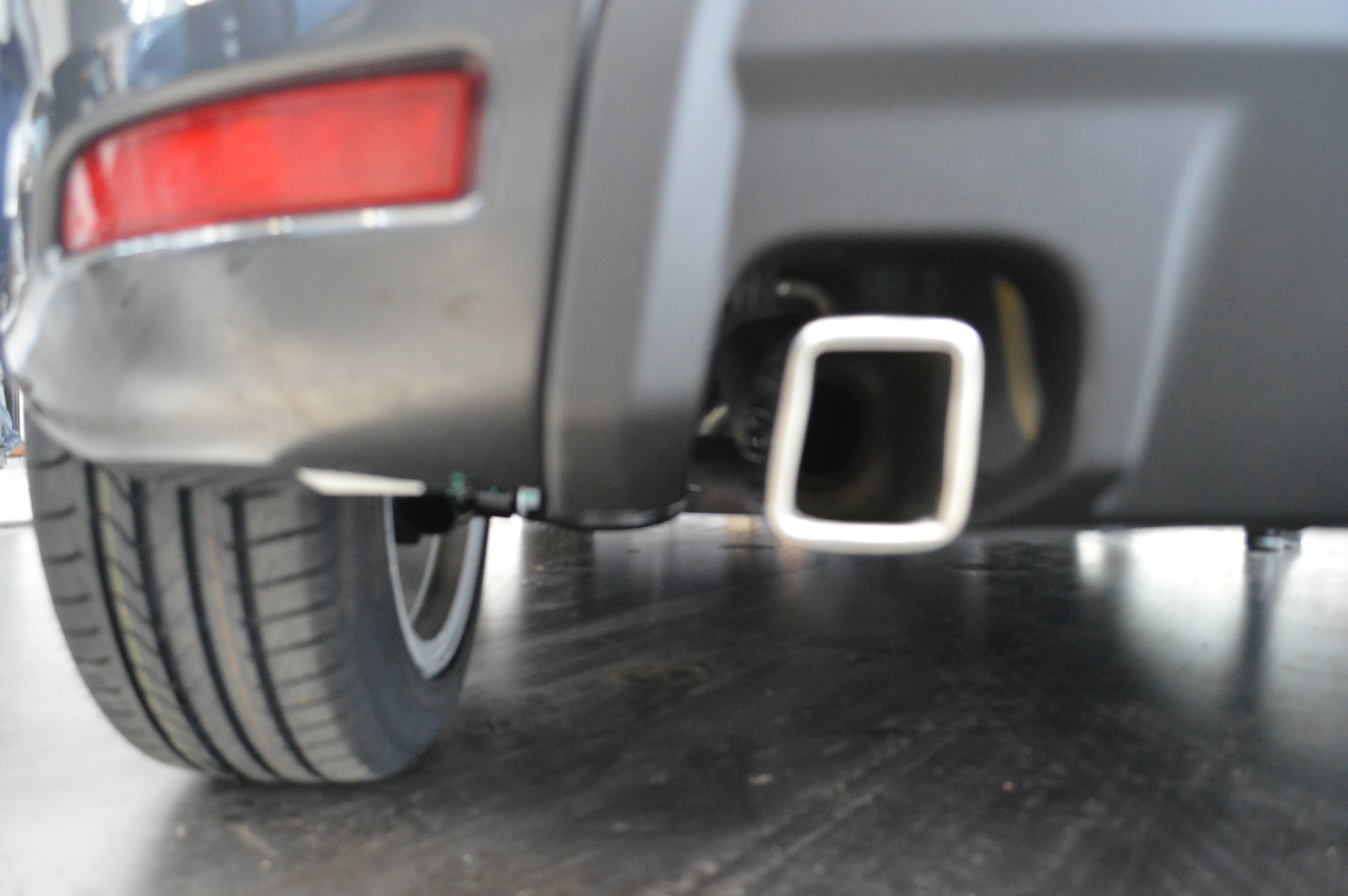 The MG3's near square-section exhaust (Photo: Gizmag)